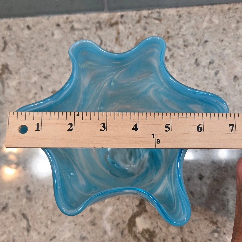 Hand Blown Blue White Swirl‎ Art Glass Handkerchief Vase Ruffled Star Rim 6.5